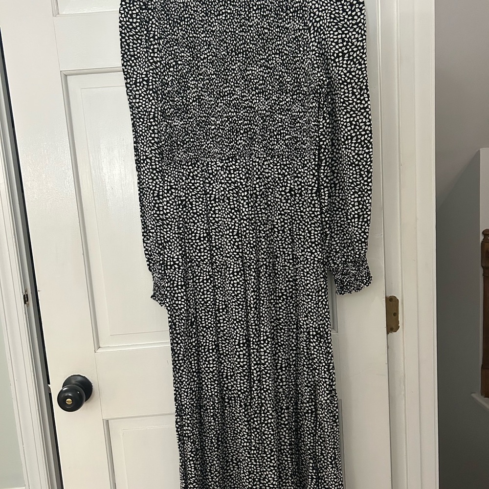 Black and White Printed Long Sleeve Maxi Dress